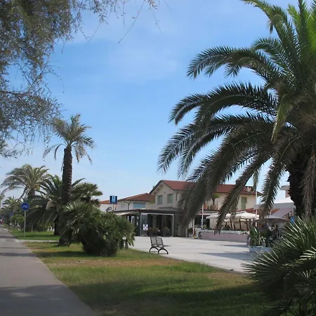 Lido Versilia By Interhome Lido di Camaiore