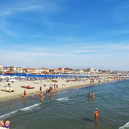 Lido Versilia By Interhome *