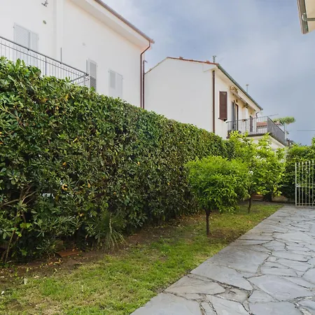 Lido Versilia By Interhome *